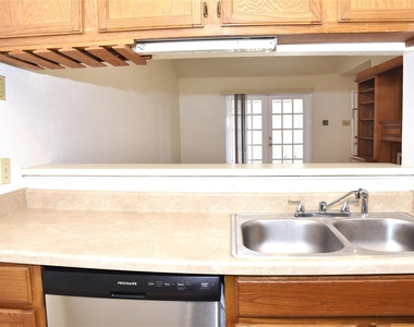 2121 El Paseo Street - Photo Thumbnail 13