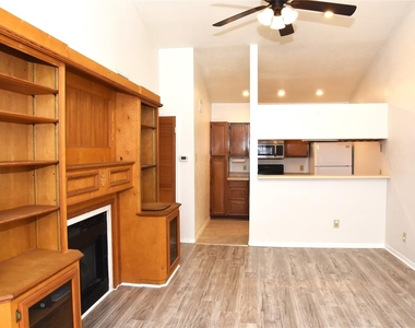2121 El Paseo Street - Photo Thumbnail 6