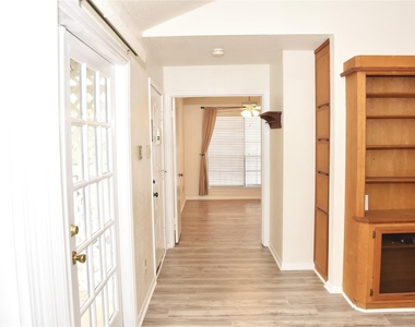 2121 El Paseo Street - Photo Thumbnail 4
