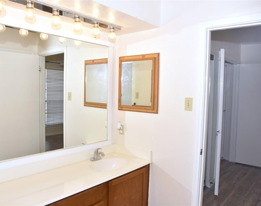 2121 El Paseo Street - Photo Thumbnail 20