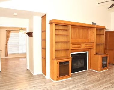 2121 El Paseo Street - Photo Thumbnail 5