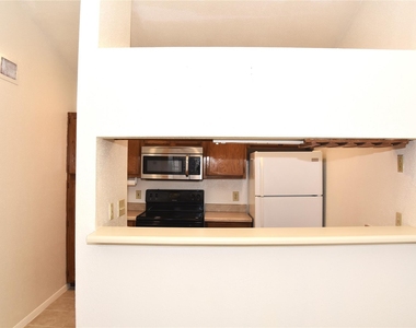 2121 El Paseo Street - Photo Thumbnail 9