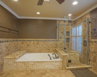 2108 Lakeway Drive - Photo Thumbnail 35