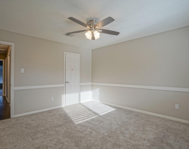 2108 Lakeway Drive - Photo Thumbnail 43