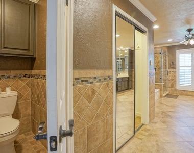 2108 Lakeway Drive - Photo Thumbnail 31