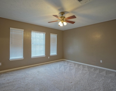 2108 Lakeway Drive - Photo Thumbnail 40