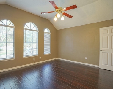 2108 Lakeway Drive - Photo Thumbnail 46