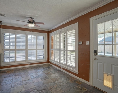 2108 Lakeway Drive - Photo Thumbnail 23