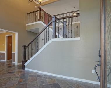 2108 Lakeway Drive - Photo Thumbnail 11