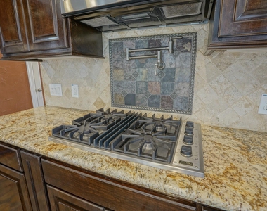 2108 Lakeway Drive - Photo Thumbnail 22