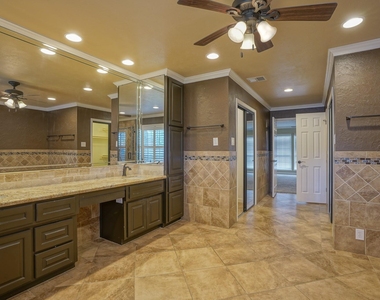 2108 Lakeway Drive - Photo Thumbnail 34