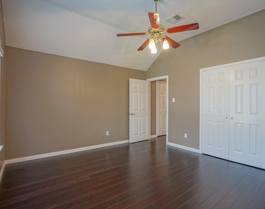 2108 Lakeway Drive - Photo Thumbnail 47