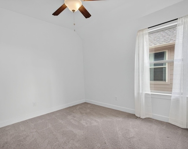 31418 Golden Cliffs Lane - Photo Thumbnail 37