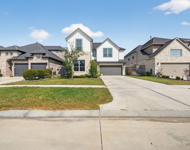 31418 Golden Cliffs Lane - Photo Thumbnail 5