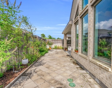 31418 Golden Cliffs Lane - Photo Thumbnail 40