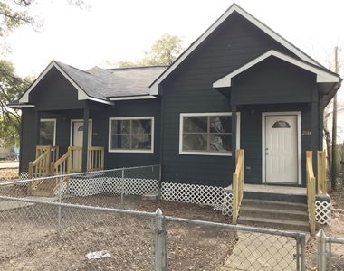 2614 Delano Street N - Photo Thumbnail 2