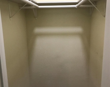 2614 Delano Street N - Photo Thumbnail 11