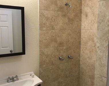 2614 Delano Street N - Photo Thumbnail 4