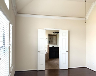 3021 Kisling Street - Photo Thumbnail 14