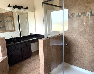 3021 Kisling Street - Photo Thumbnail 17