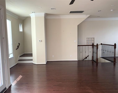3021 Kisling Street - Photo Thumbnail 10