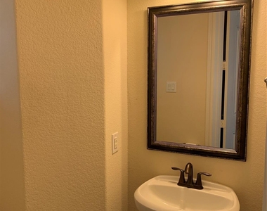 3021 Kisling Street - Photo Thumbnail 11