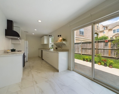 5627 Winsome Lane - Photo Thumbnail 9