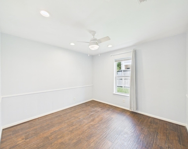 5627 Winsome Lane - Photo Thumbnail 11