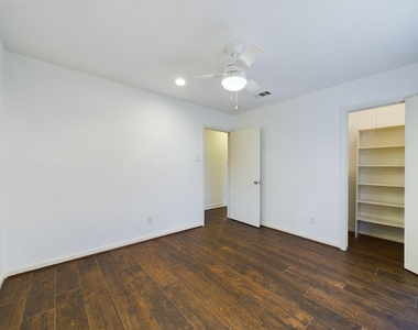 5627 Winsome Lane - Photo Thumbnail 15