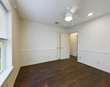5627 Winsome Lane - Photo Thumbnail 13