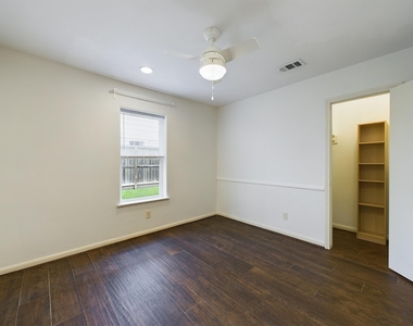 5627 Winsome Lane - Photo Thumbnail 12