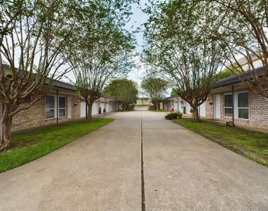 5627 Winsome Lane - Photo Thumbnail 27