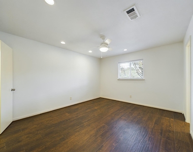 5627 Winsome Lane - Photo Thumbnail 17