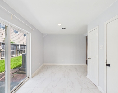 5627 Winsome Lane - Photo Thumbnail 5