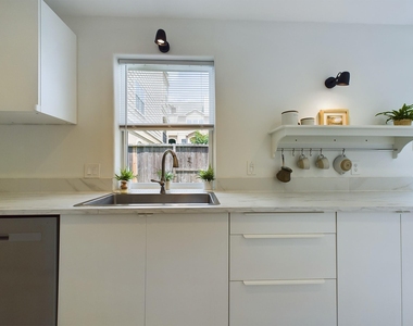 5627 Winsome Lane - Photo Thumbnail 7