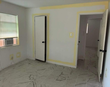 1918 Hampton Street - Photo Thumbnail 15