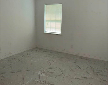1918 Hampton Street - Photo Thumbnail 13