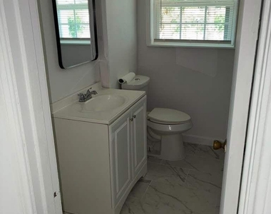 1918 Hampton Street - Photo Thumbnail 17
