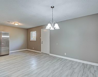 213 Newman Road - Photo Thumbnail 8