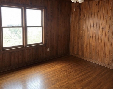 127 Wingate Road - Photo Thumbnail 4
