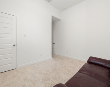 6722 Waxbill Road - Photo Thumbnail 31