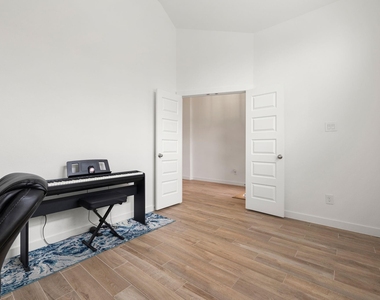 6722 Waxbill Road - Photo Thumbnail 21