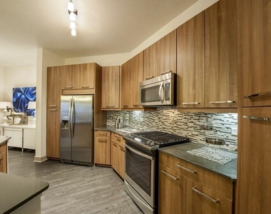 2111 Westheimer Road - Photo Thumbnail 9