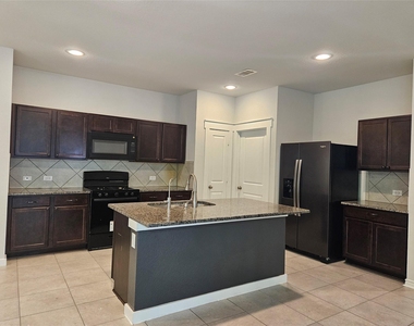 2833 Bretton Woods Drive - Photo Thumbnail 6