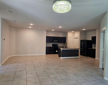 2833 Bretton Woods Drive - Photo Thumbnail 4