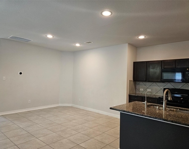 2833 Bretton Woods Drive - Photo Thumbnail 3