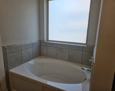 2833 Bretton Woods Drive - Photo Thumbnail 14