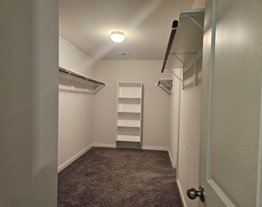 2833 Bretton Woods Drive - Photo Thumbnail 17