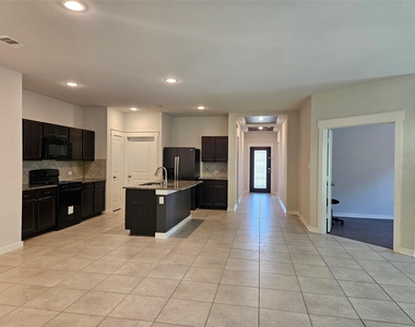 2833 Bretton Woods Drive - Photo Thumbnail 5