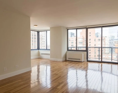West 48th Street - Photo Thumbnail 1